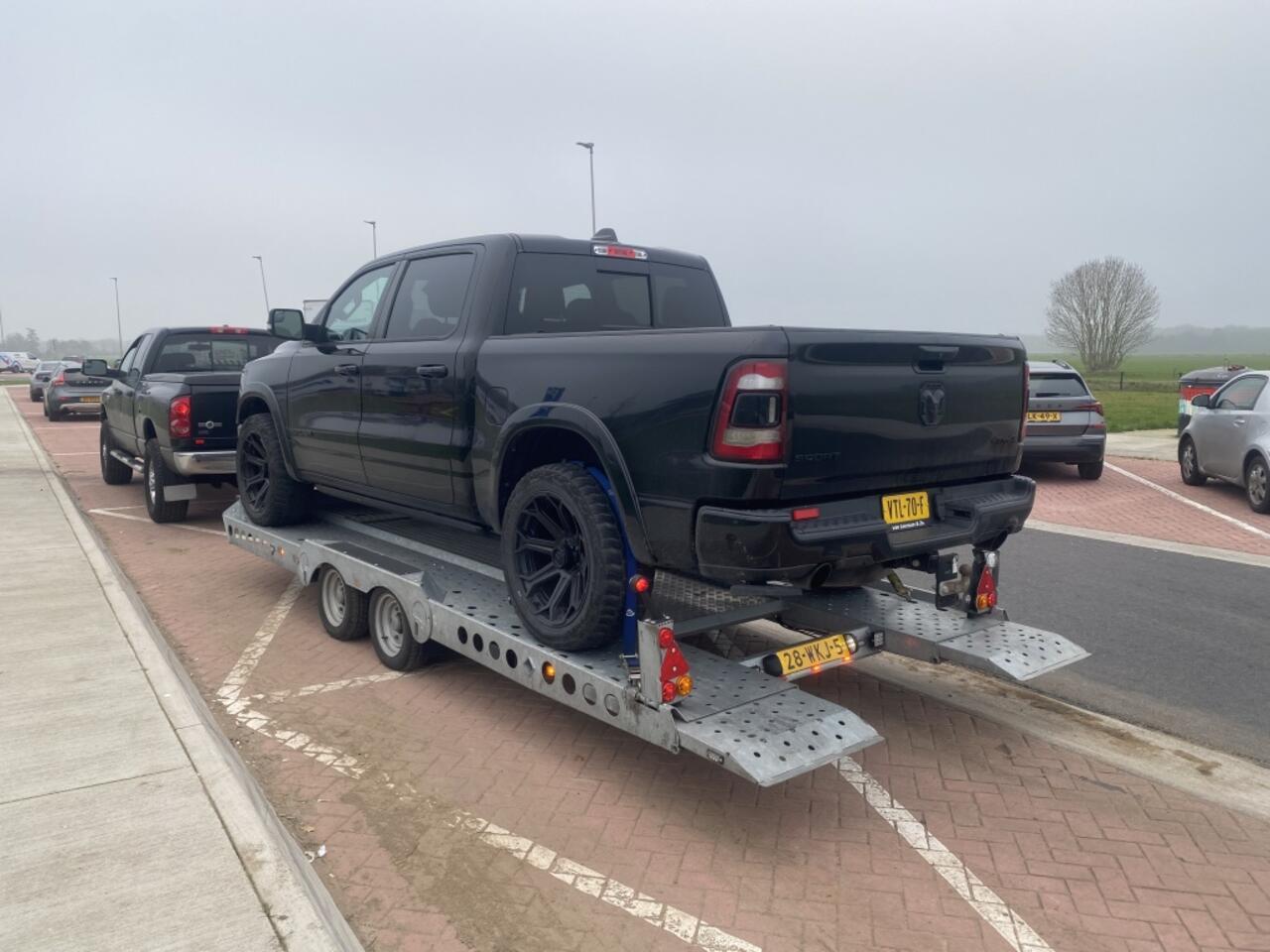 Dodge RAM PICKUP Pick-up trucks