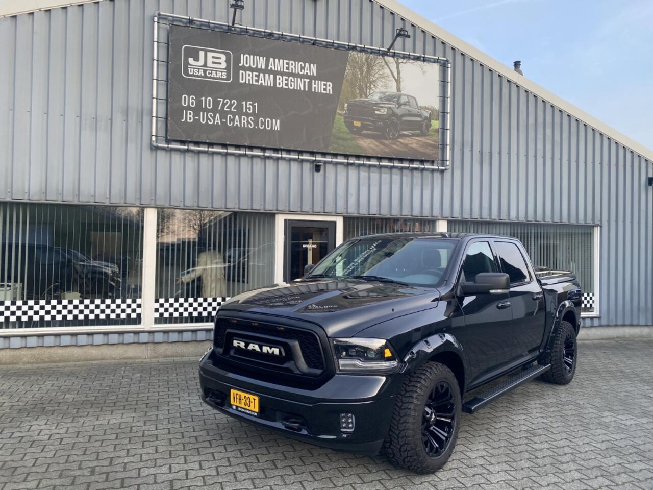 Dodge RAM PICKUP 5.7 V8 4x4 Black Edition N.A.P.