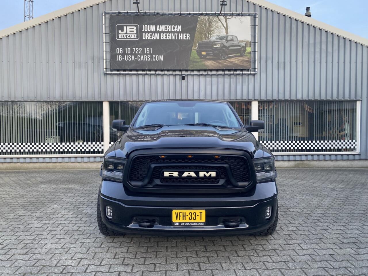 Dodge RAM PICKUP 5.7 V8 4x4 Black Edition N.A.P.