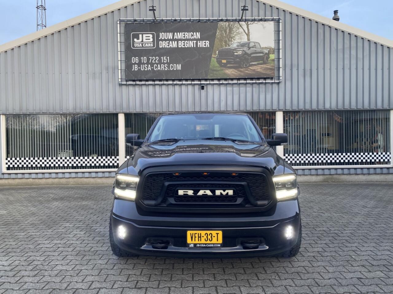 Dodge RAM PICKUP 5.7 V8 4x4 Black Edition N.A.P.