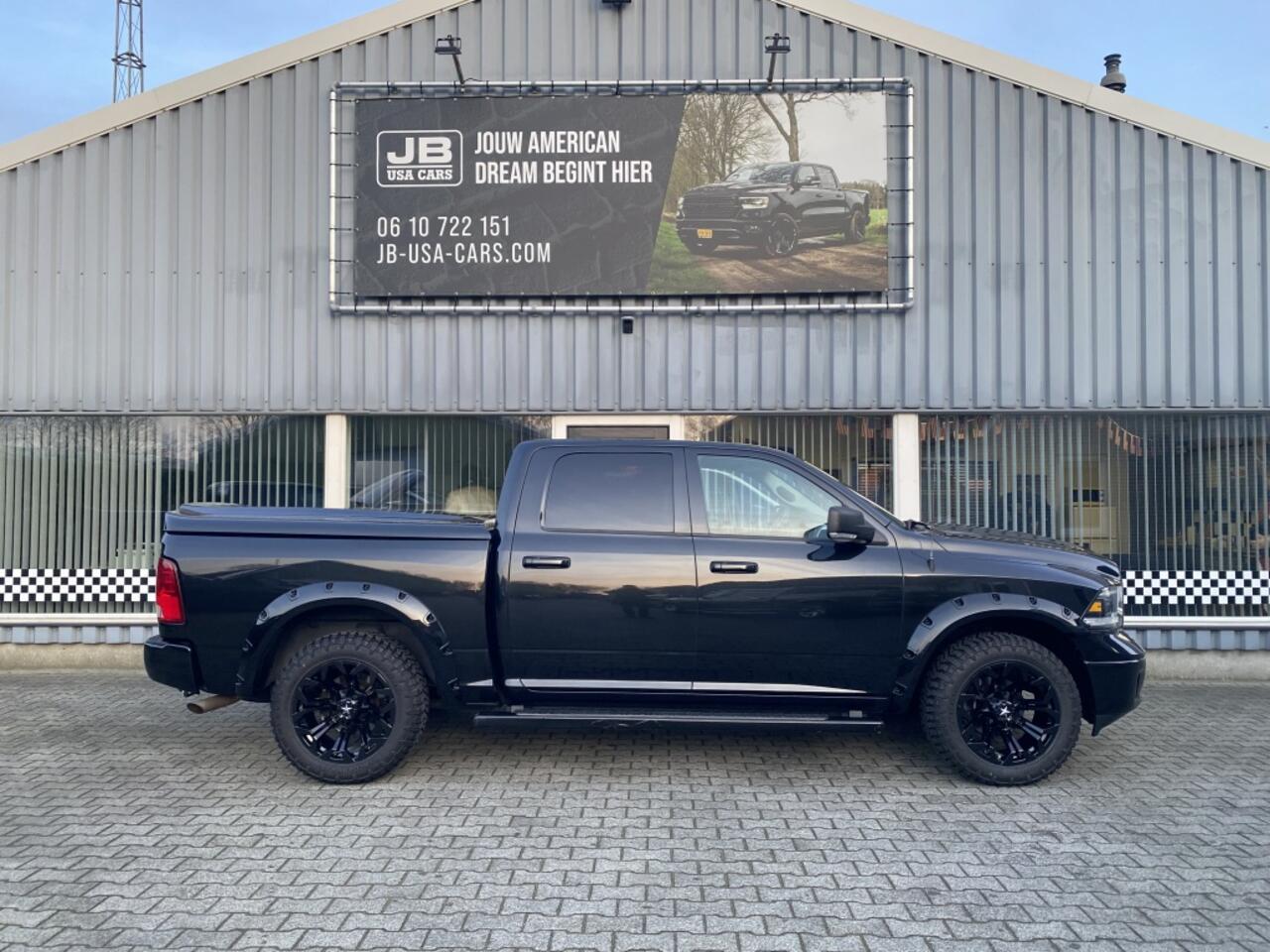 Dodge RAM PICKUP 5.7 V8 4x4 Black Edition N.A.P.