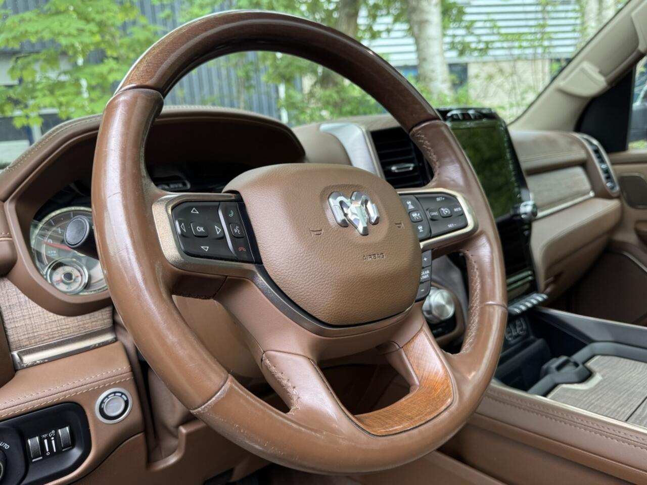 Dodge RAM PICKUP 5.7 V8 LPG LUCHTVERING