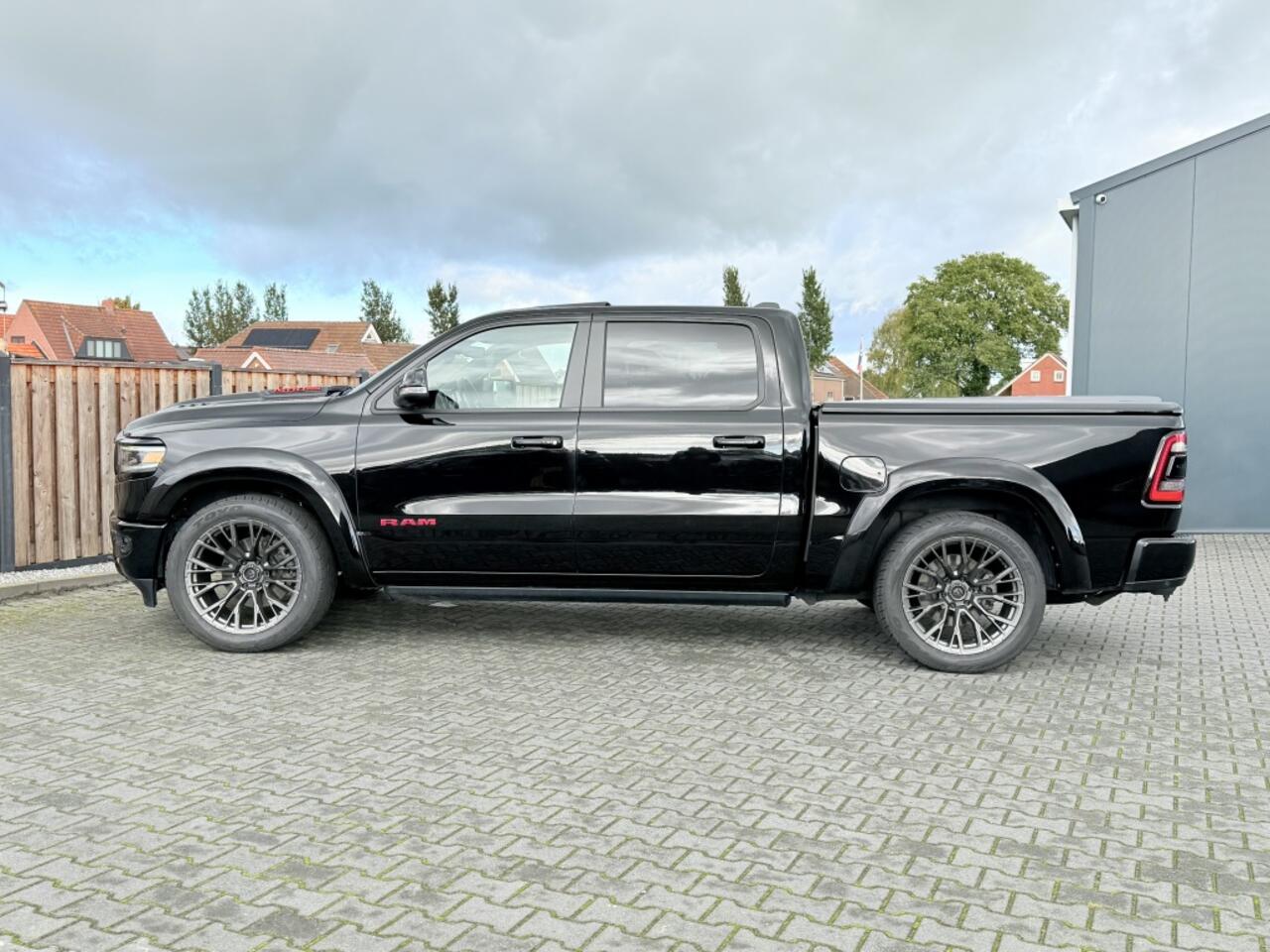 Dodge RAM PICKUP 5.7 V8 HEMI WIDE BODY 22" FEUL VOLL