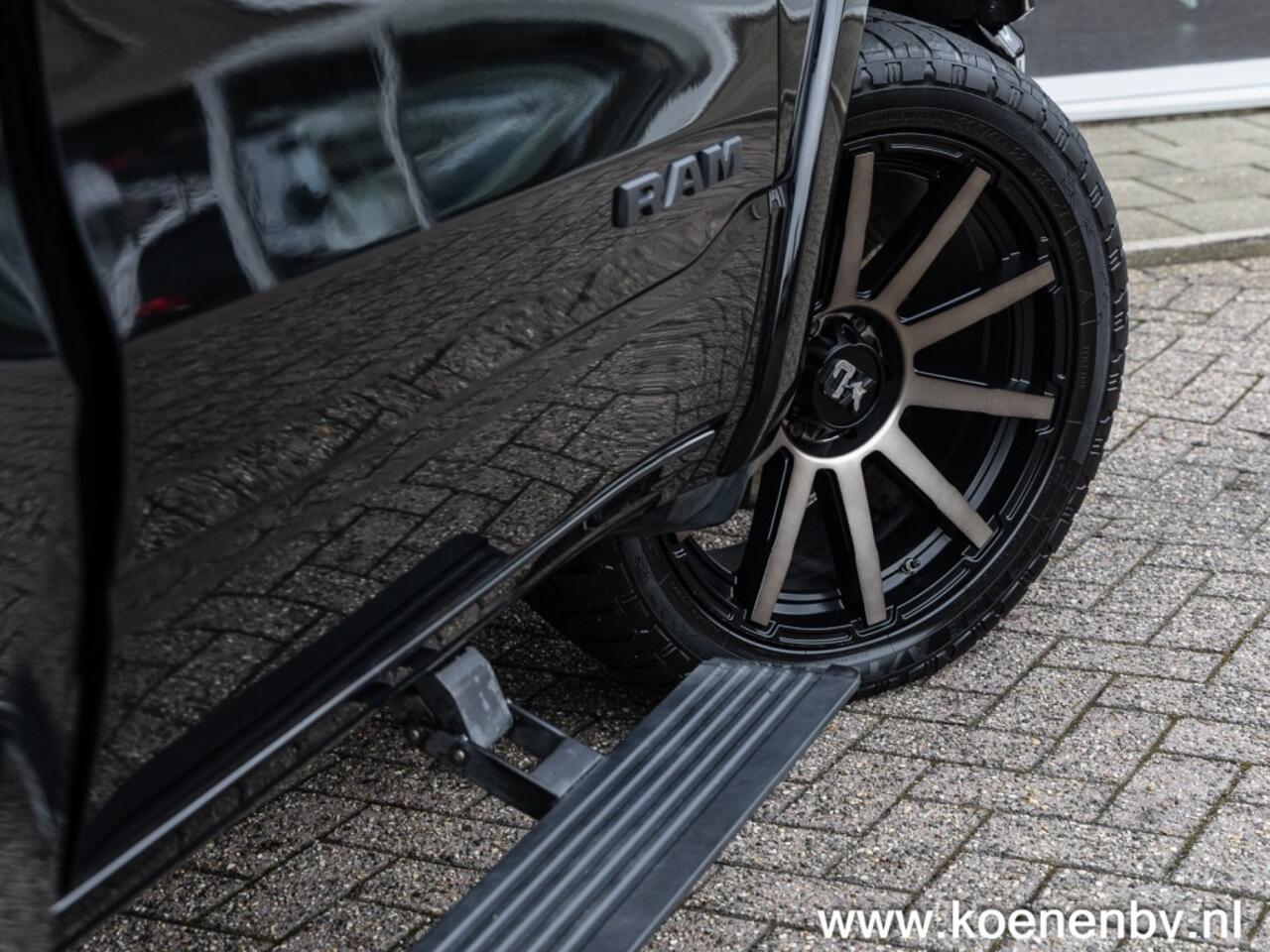 Dodge RAM PICKUP 5.7i V8 4x4 Aut. Limited LPG / PANO / LUCHTVERING / GRIJS KENTEK