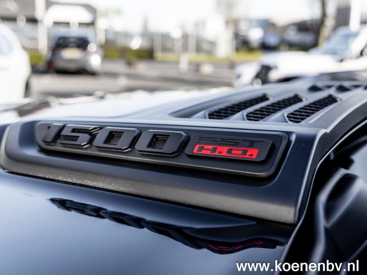 Dodge RAM PICKUP Limited Night MY25 540pk LPG Bakflip SUPERAKTIE!!