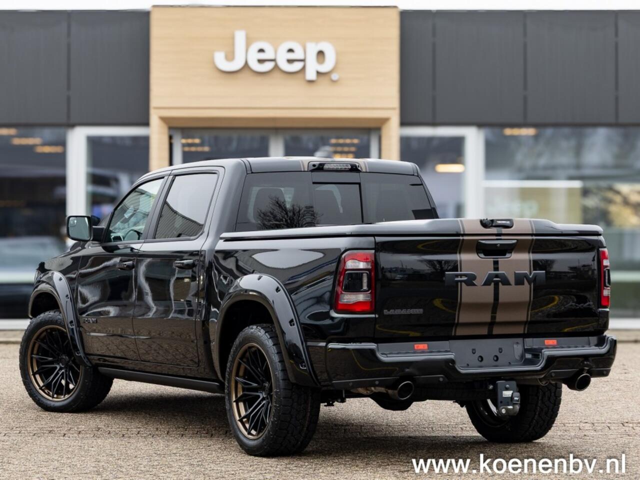 Dodge RAM PICKUP 5.7 V8 4x4 Aut. Laramie LPG G3 / Fuel Mutiny velgen / Striping / Buschwackers