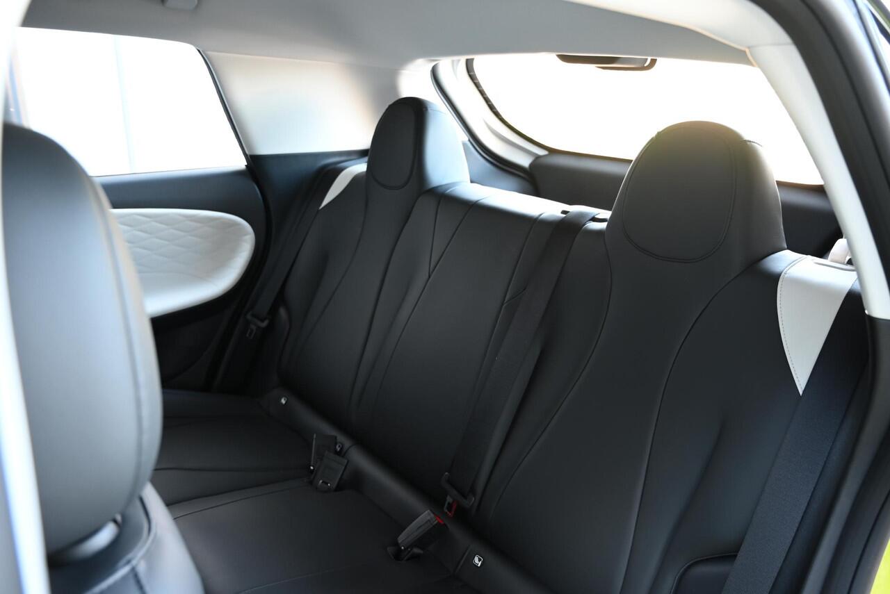 Dongfeng Box Launch Edition | 360° Camera | Adaptieve Cruise Control | Elektrisch Verstelbare Bestuurdersstoel + Geheugen | Stoelverwarming Bestuurder | Stoelventilatie Bestuurder | Apple Carplay | Android Auto | Sfeerverlichting | Elektrisch Inklapbare Buitenspiegels