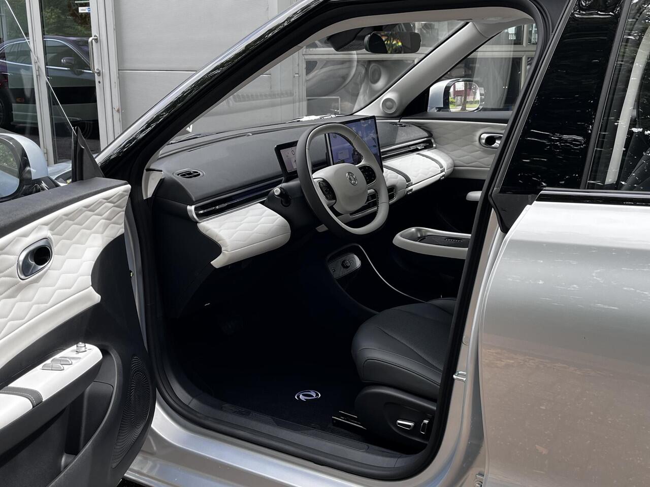 Dongfeng Box Premium Edition | 360° Camera | Adaptieve Cruise Control | Elektrisch Verstelbare Bestuurdersstoel + Geheugen | Stoelverwarming Bestuurder | Stoelventilatie Bestuurder | Apple Carplay | Android Auto | Sfeerverlichting | Elektrisch Inklapbare Buitenspiegel