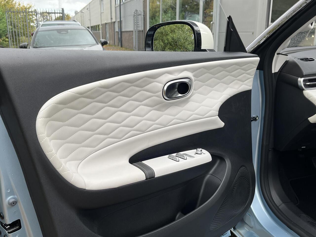Dongfeng Box Premium Edition | 360° Camera | Adaptieve Cruise Control | Elektrisch Verstelbare Bestuurdersstoel + Geheugen | Stoelverwarming Bestuurder | Stoelventilatie Bestuurder | Apple Carplay | Android Auto | Sfeerverlichting | Elektrisch Inklapbare Buitenspiegel