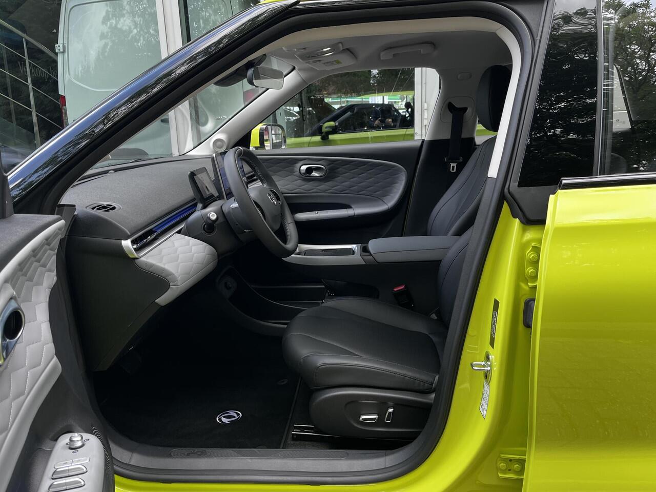 Dongfeng Box Launch Edition | 360° Camera | Adaptieve Cruise Control | Elektrisch Verstelbare Bestuurdersstoel + Geheugen | Stoelverwarming Bestuurder | Stoelventilatie Bestuurder | Apple Carplay | Android Auto | Sfeerverlichting | Elektrisch Inklapbare Buitenspiegels
