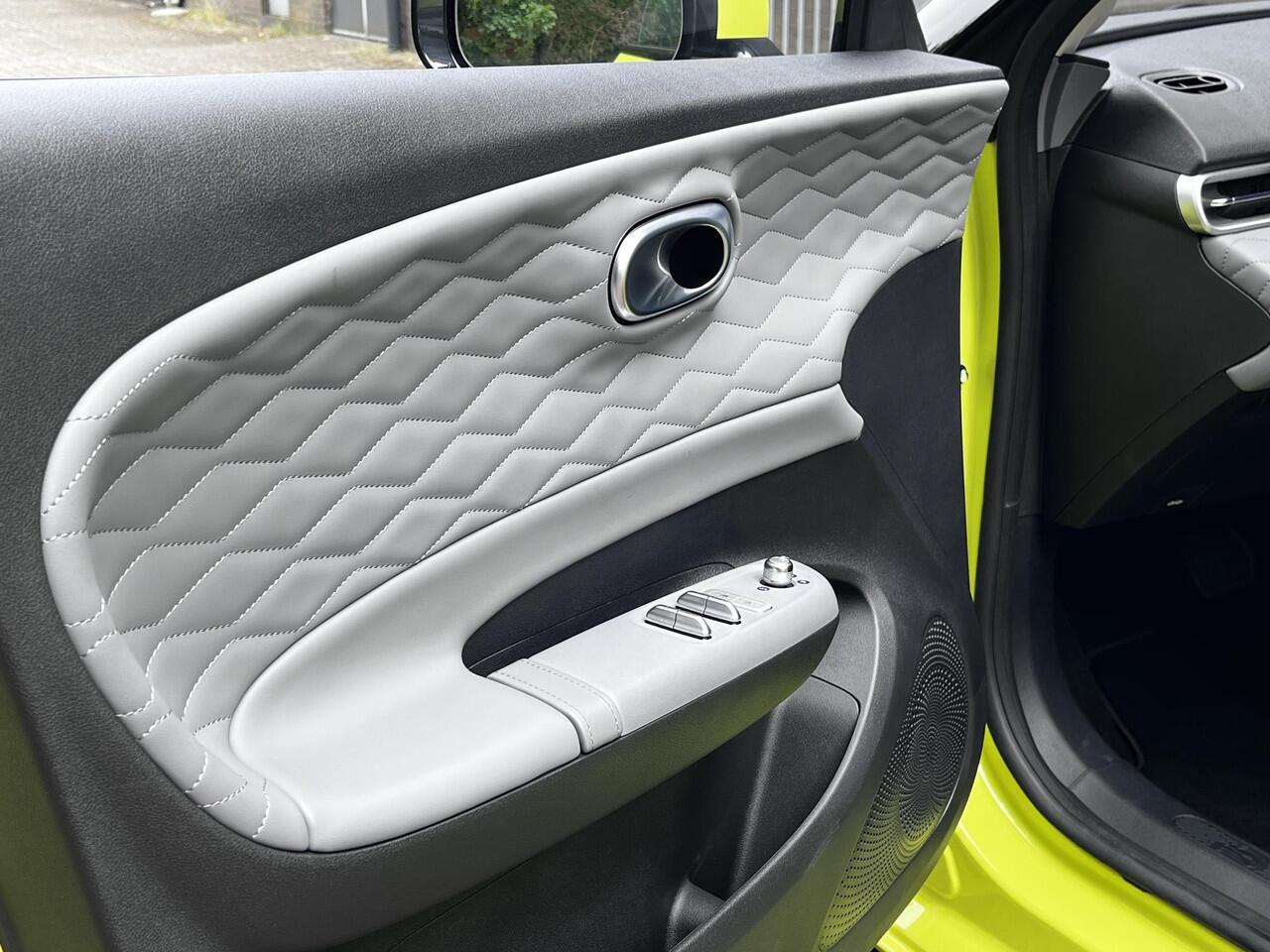 Dongfeng Box Launch Edition | 360° Camera | Adaptieve Cruise Control | Elektrisch Verstelbare Bestuurdersstoel + Geheugen | Stoelverwarming Bestuurder | Stoelventilatie Bestuurder | Apple Carplay | Android Auto | Sfeerverlichting | Elektrisch Inklapbare Buitenspiegels