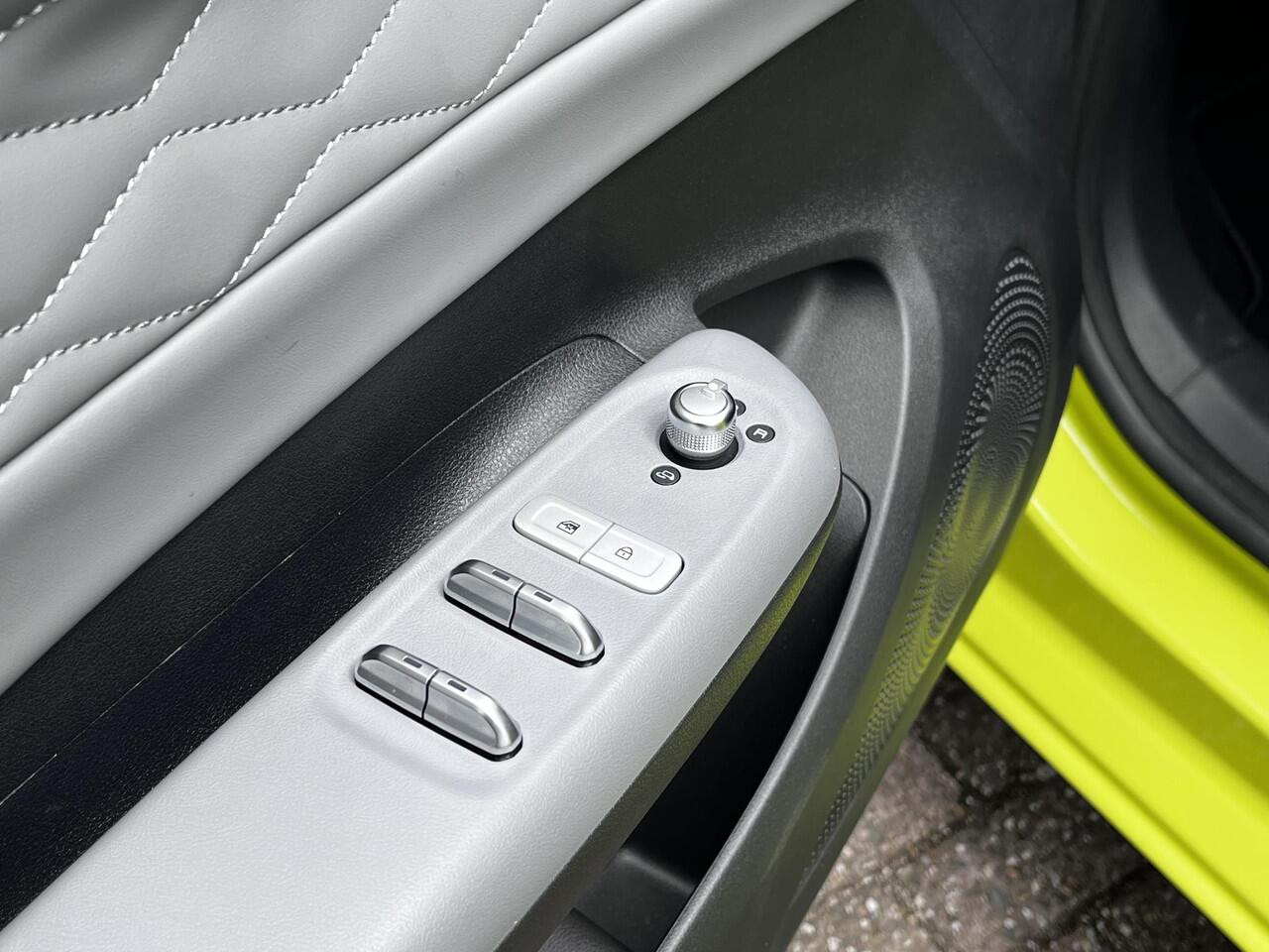 Dongfeng Box Launch Edition | 360° Camera | Adaptieve Cruise Control | Elektrisch Verstelbare Bestuurdersstoel + Geheugen | Stoelverwarming Bestuurder | Stoelventilatie Bestuurder | Apple Carplay | Android Auto | Sfeerverlichting | Elektrisch Inklapbare Buitenspiegels