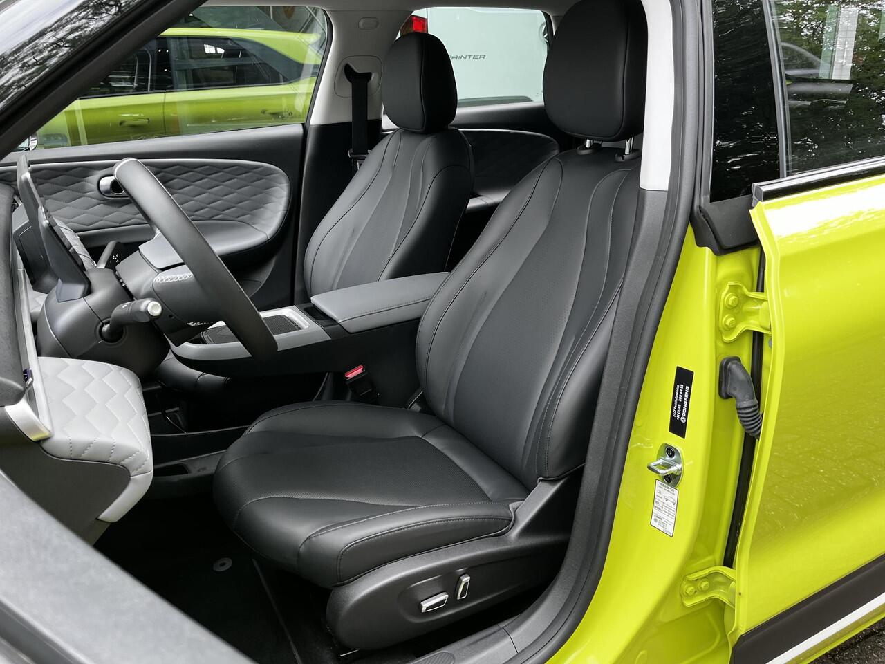 Dongfeng Box Launch Edition | 360° Camera | Adaptieve Cruise Control | Elektrisch Verstelbare Bestuurdersstoel + Geheugen | Stoelverwarming Bestuurder | Stoelventilatie Bestuurder | Apple Carplay | Android Auto | Sfeerverlichting | Elektrisch Inklapbare Buitenspiegels