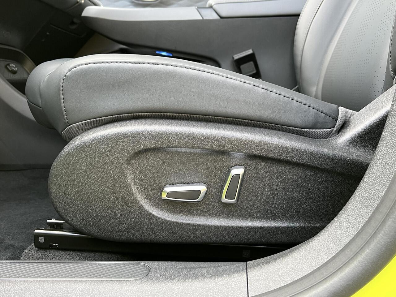 Dongfeng Box Launch Edition | 360° Camera | Adaptieve Cruise Control | Elektrisch Verstelbare Bestuurdersstoel + Geheugen | Stoelverwarming Bestuurder | Stoelventilatie Bestuurder | Apple Carplay | Android Auto | Sfeerverlichting | Elektrisch Inklapbare Buitenspiegels