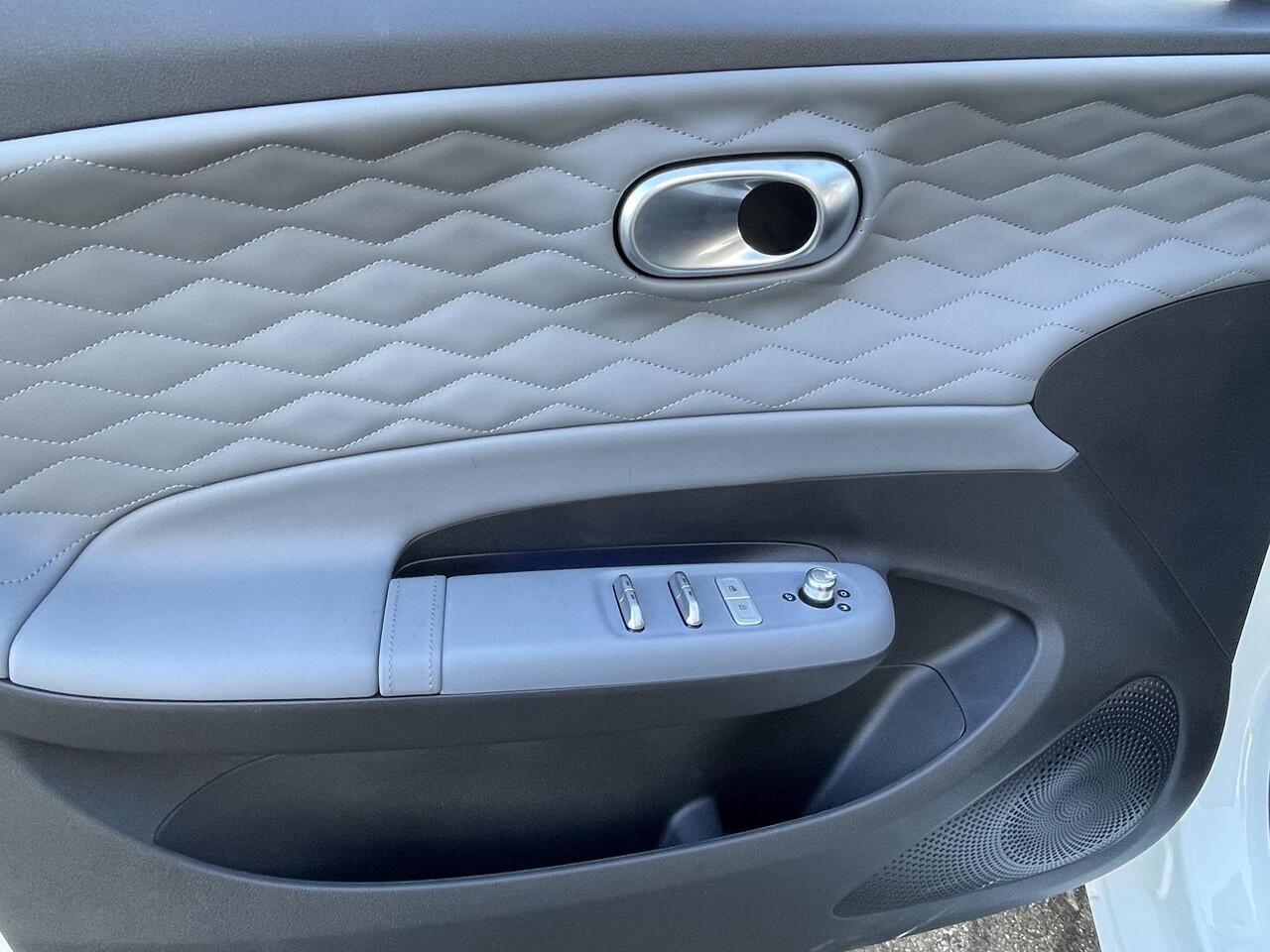 Dongfeng Box Launch Edition | 360° Camera | Adaptieve Cruise Control | Elektrisch Verstelbare Bestuurdersstoel + Geheugen | Stoelverwarming Bestuurder | Stoelventilatie Bestuurder | Apple Carplay | Android Auto | Sfeerverlichting | Elektrisch Inklapbare Buitenspiegels
