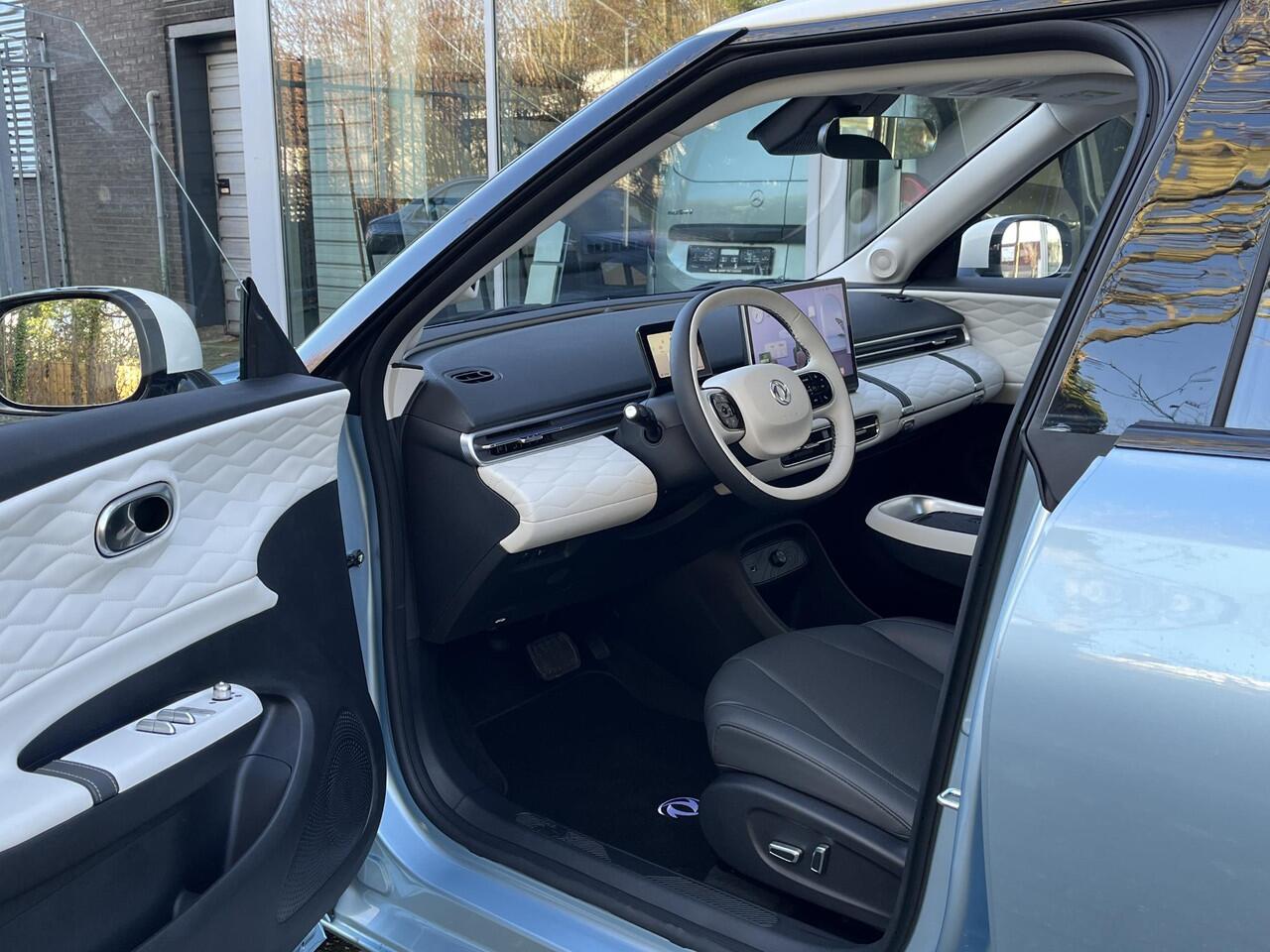 Dongfeng Box Premium Edition | 360° Camera | Adaptieve Cruise Control | Elektrisch Verstelbare Bestuurdersstoel + Geheugen | Stoelverwarming Bestuurder | Stoelventilatie Bestuurder | Apple Carplay | Android Auto | Sfeerverlichting | Elektrisch Inklapbare Buitenspiegel