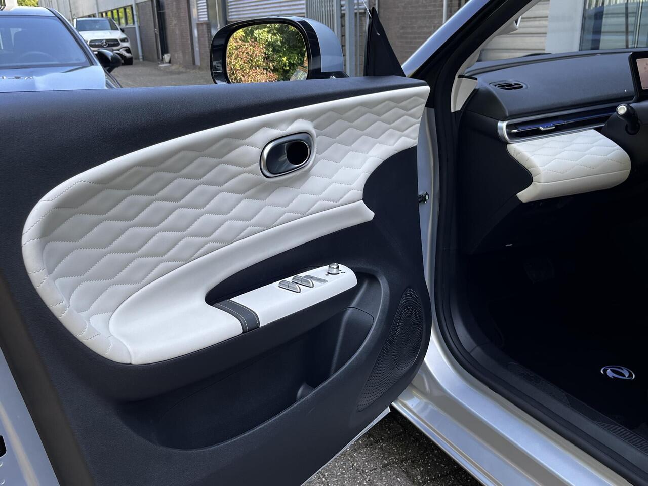 Dongfeng Box Premium Edition | 360° Camera | Adaptieve Cruise Control | Elektrisch Verstelbare Bestuurdersstoel + Geheugen | Stoelverwarming Bestuurder | Stoelventilatie Bestuurder | Apple Carplay | Android Auto | Sfeerverlichting | Elektrisch Inklapbare Buitenspiegel