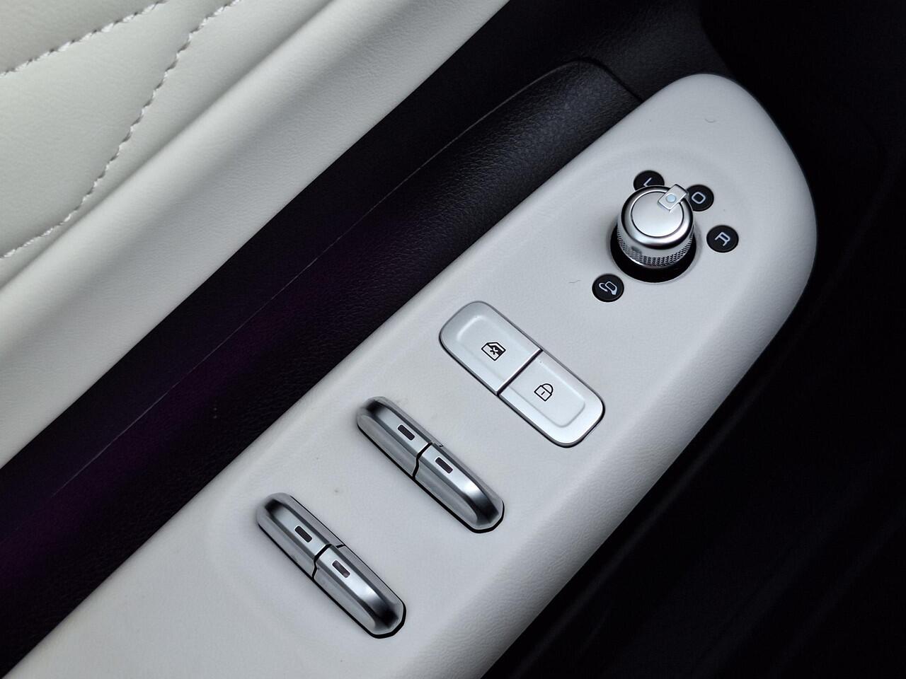 Dongfeng Box Launch Edition | 360° Camera | Adaptieve Cruise Control | Elektrisch Verstelbare Bestuurdersstoel + Geheugen | Stoelverwarming Bestuurder | Stoelventilatie Bestuurder | Apple Carplay | Android Auto | Sfeerverlichting | Elektrisch Inklapbare Buitenspiegels