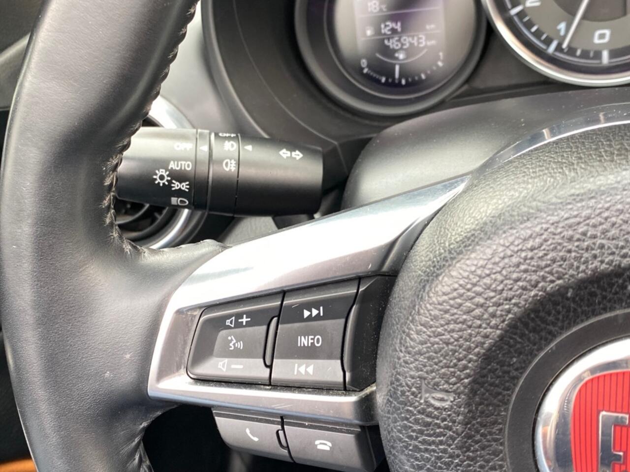 Fiat 124 1.4 M-AIR T LUSSO AUTOMAAT CARPLAY XENON LEER KEYLESS CRUISE