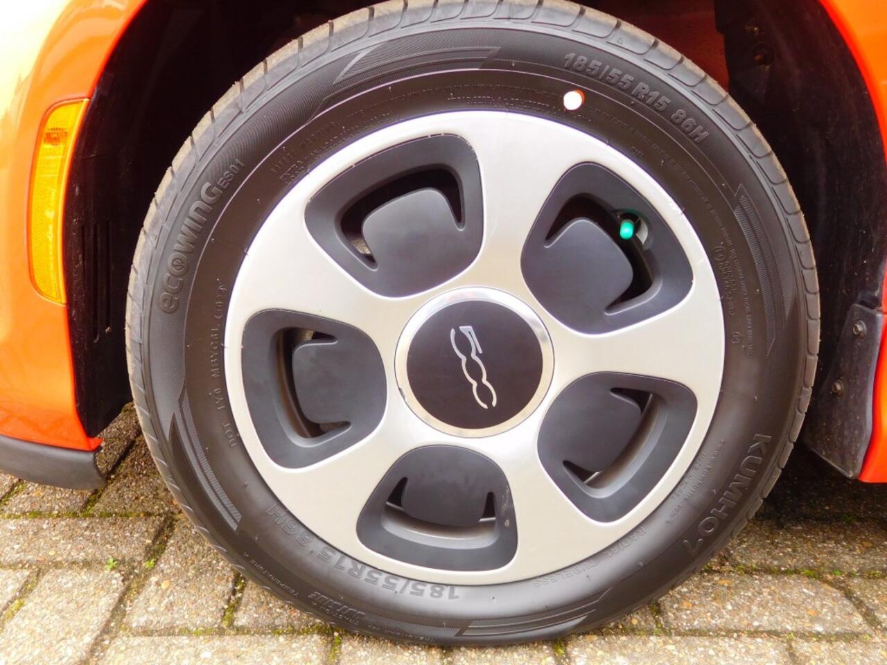 Fiat 500 24 KWH Carplay Stoelverwarming Stoelverwarming Automaat