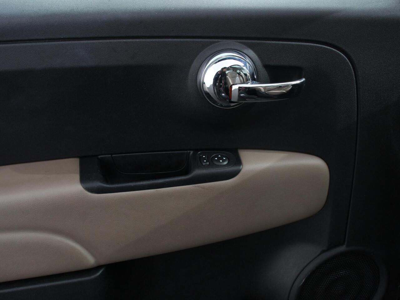 Fiat 500 1.2 Lounge | Navigatie | Lederen Interieur | Climate Control | Panoramadak | Parkeer sensoren