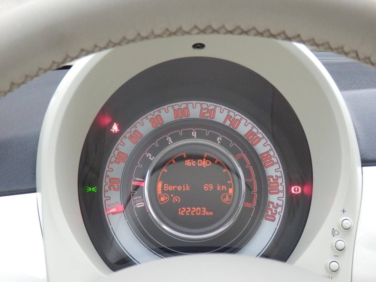 Fiat 500 1.2 Lounge | Panoramadak | Clima | Apple carpl / Andr. Auto