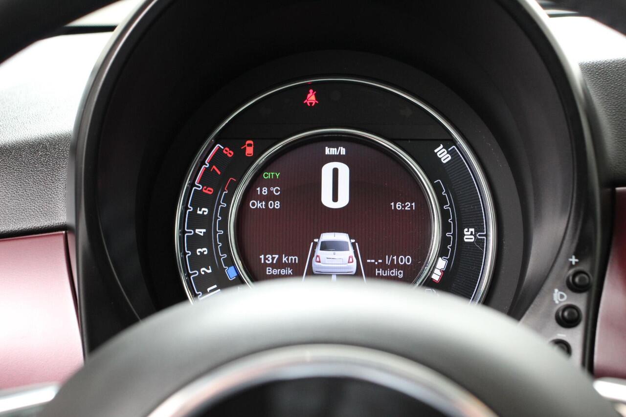 Fiat 500 1.2 Lounge | Lederen Bekleding | Climate control | Panorama dak | Parkeer sensoren | Bluetooth | Lichtmetalen velgen