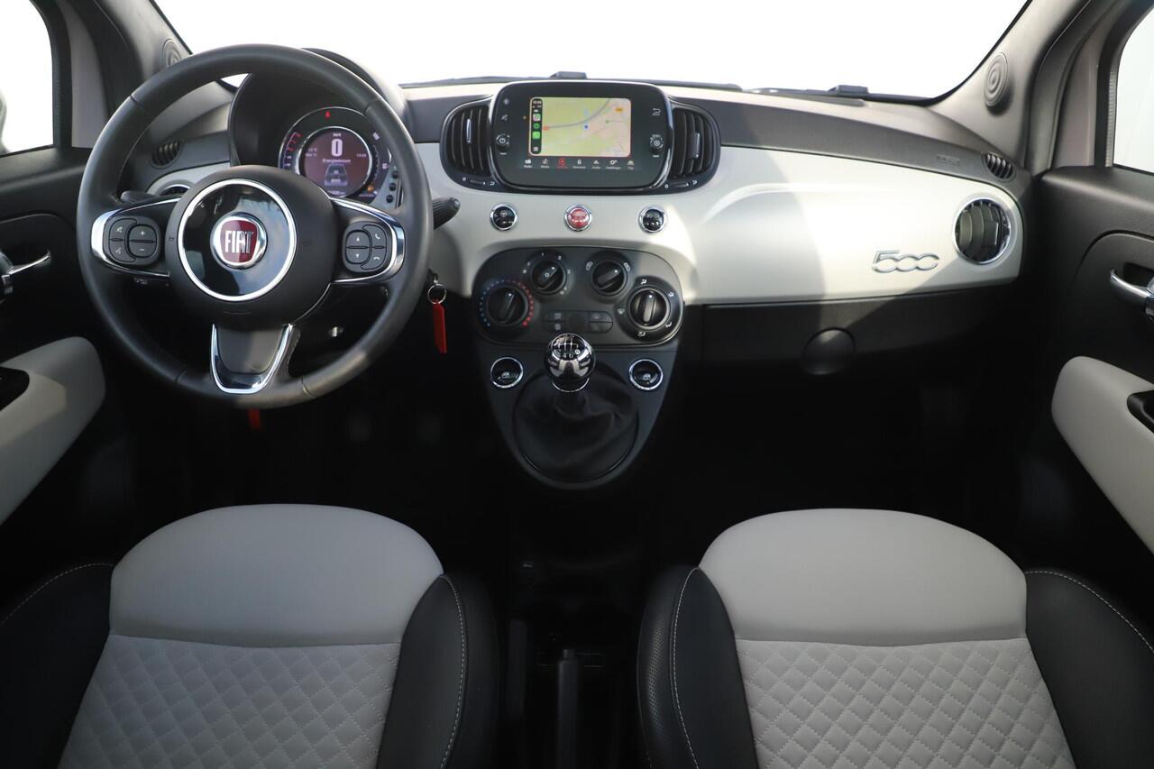 Fiat 500 1.0 Hybrid Star Panoramadak Two Tone Interieur Half Leder Carplay Navigatie 15 inch LMV Cruise Control Airco Parkeersensor