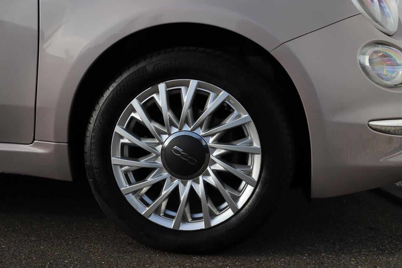 Fiat 500 1.0 Hybrid Star Panoramadak Two Tone Interieur Half Leder Carplay Navigatie 15 inch LMV Cruise Control Airco Parkeersensor