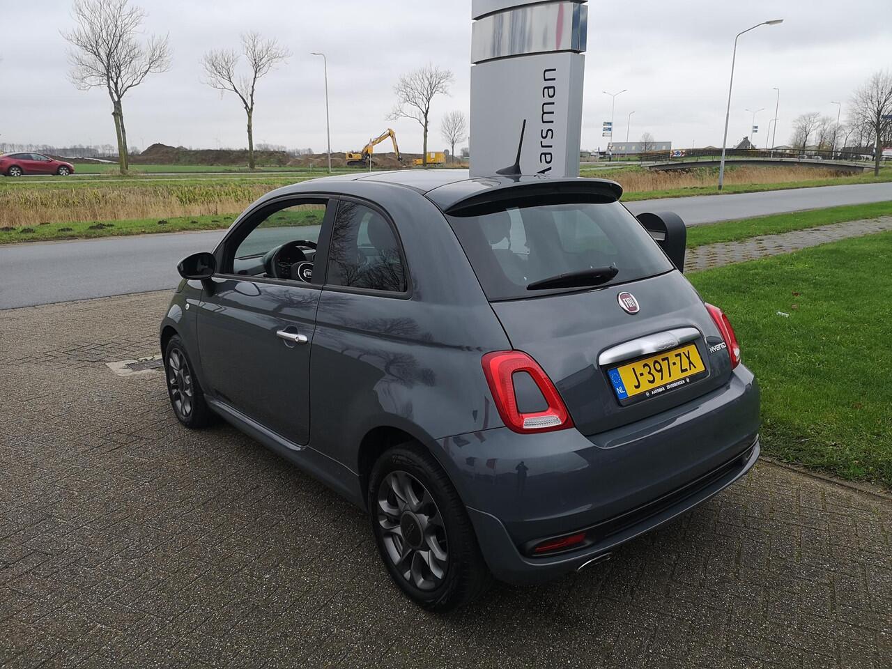 Fiat 500 1.0 Hybrid Rockstar | Sport | Carplay | Automatische airco | Parkeersensoren | Grigio Carrara