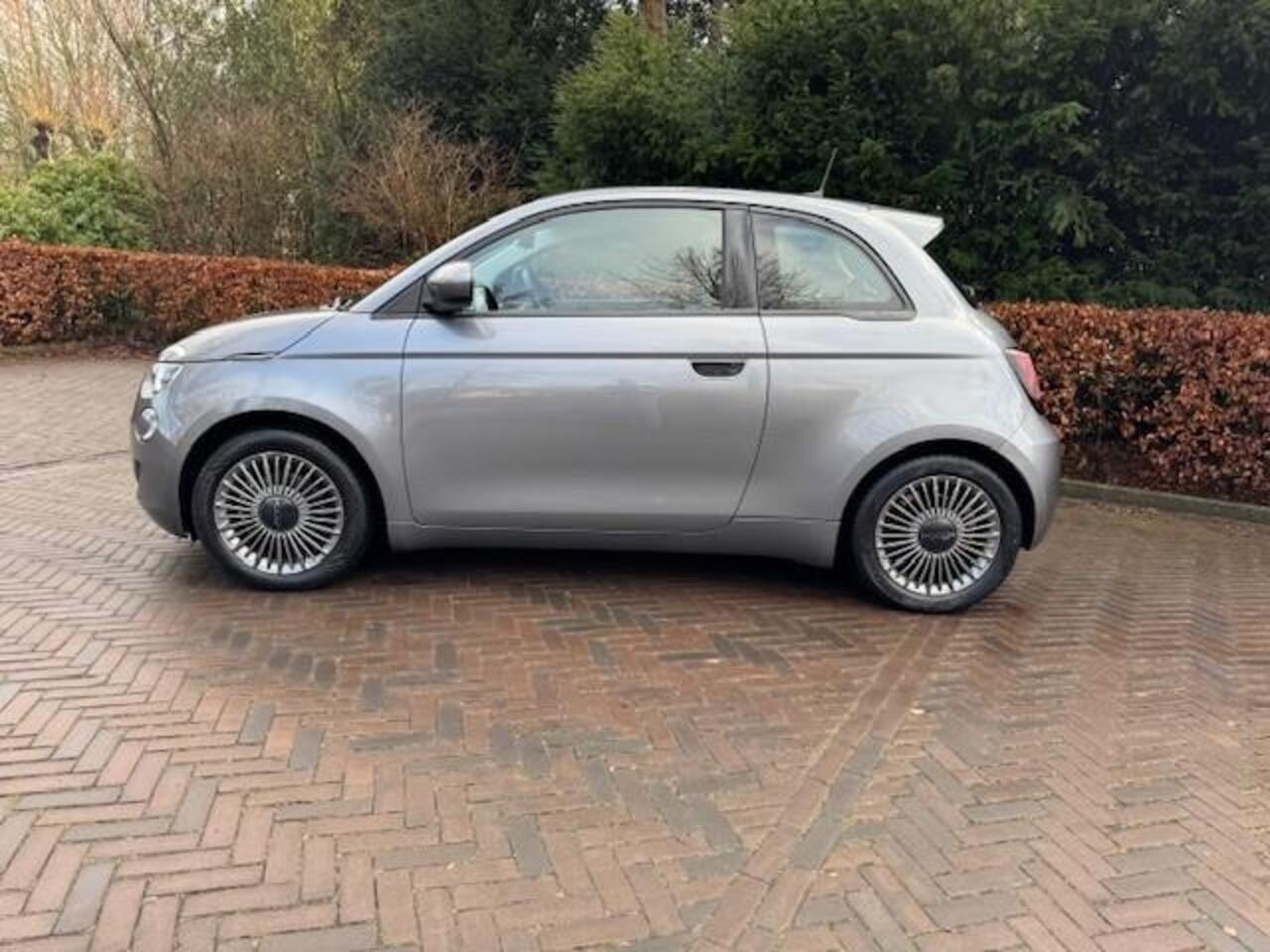 Fiat 500 ICON 42KWH/LED/NAV/PDC/LMV