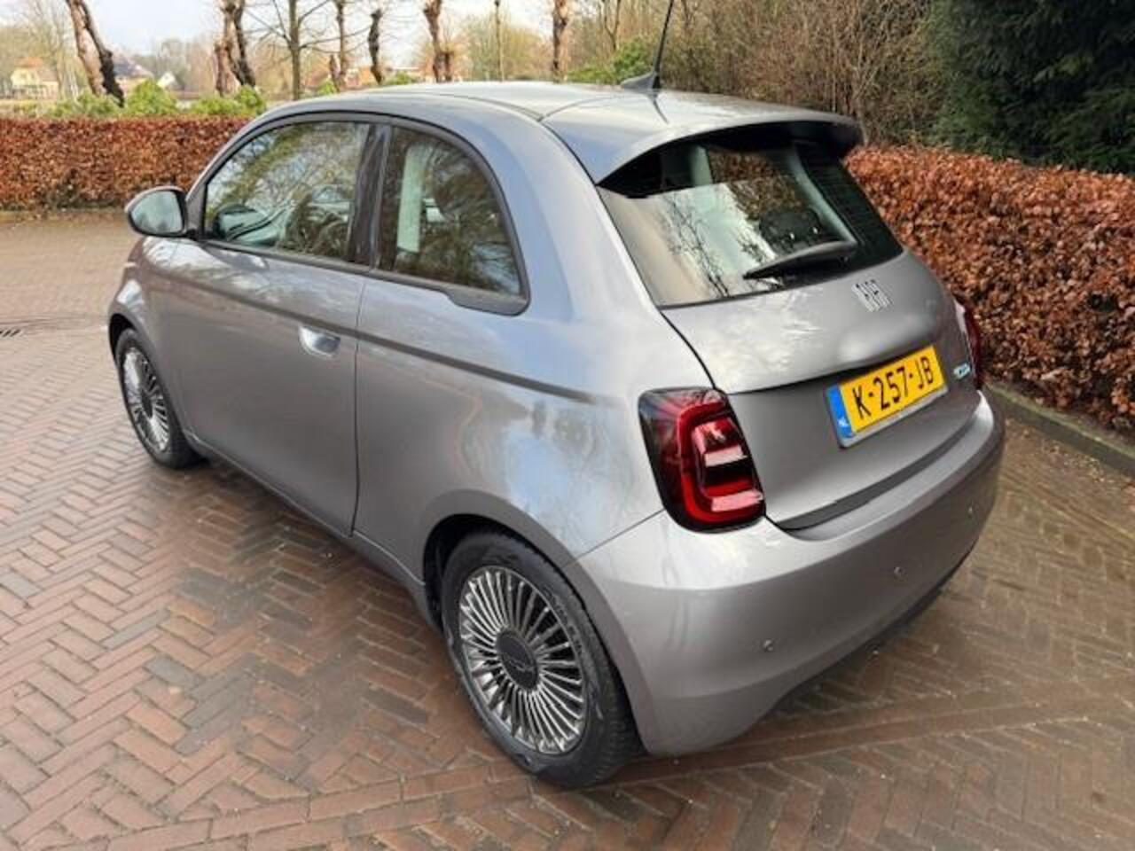 Fiat 500 ICON 42KWH/LED/NAV/PDC/LMV