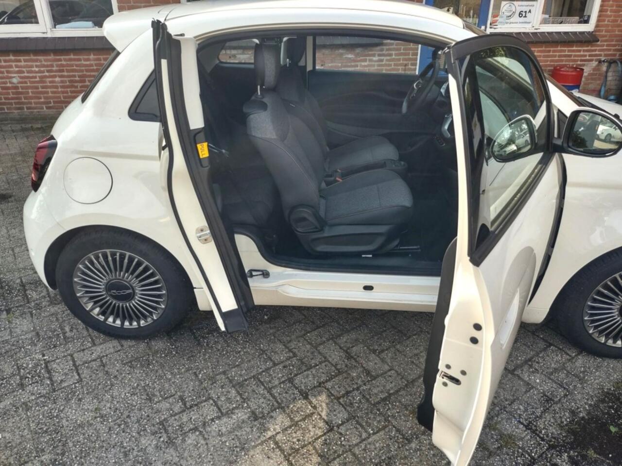 Fiat 500 E-3+1 Uitvoering-42KW- Rijklaar