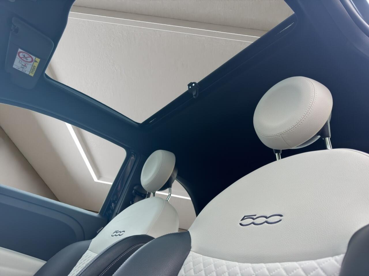 Fiat 500 1.0 Hybrid Dolcevita 2021 BLAUW | Panoramadak | Apple CarPlay