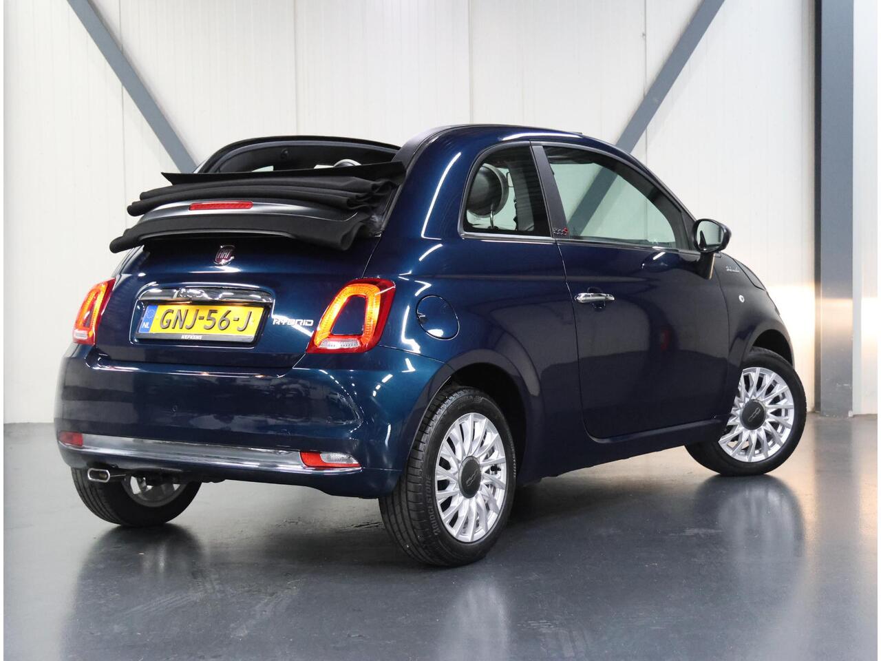 Fiat 500 1.0 70PK Hybrid Sport | AppleCarplay/AndroidAuto | Climate Control | Xenon Koplampen | Vouwdak | Cruise Control | DAB Ontvanger | Start/Stop Systeem | 16" Lichtmetalen Velgen | Isofix | Parkeersensoren |