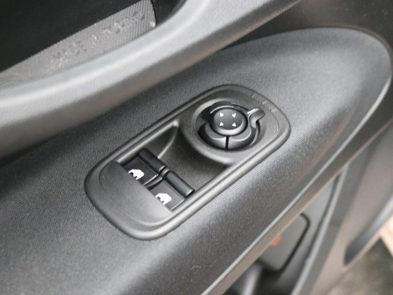 Fiat 500 Passion 42 kWh / SOH 91% / Schuifkanteldak / Navigatie / Climate Control / Keyless Entry / Apple Carplay / Historie Bekend / Cruise Control / NL Auto / 1ste Eigenaar / All Seasonbanden