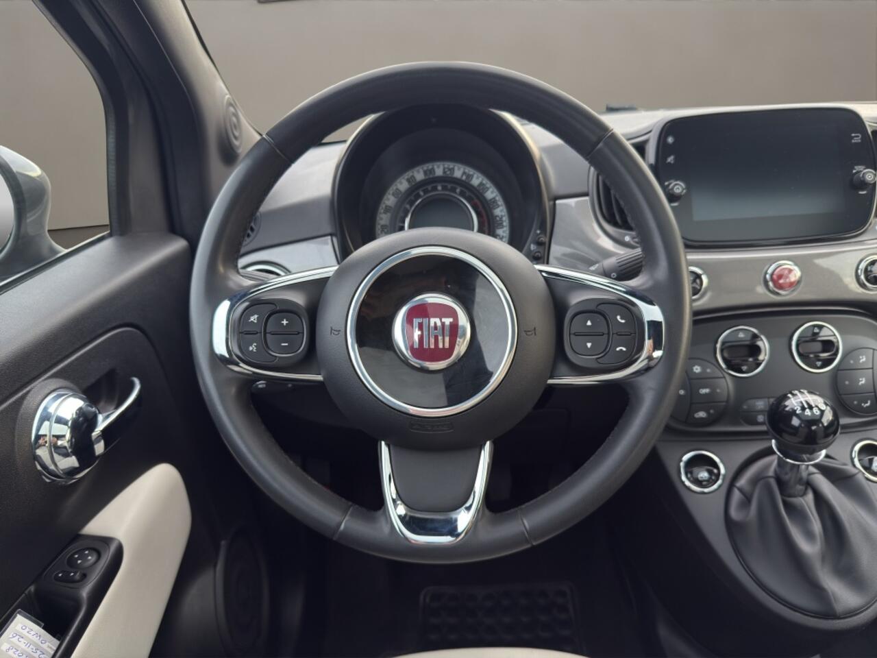 Fiat 500 1.0 Hybrid Dolcevita 2021 GRIJS Panoramadak | Display | Benzine