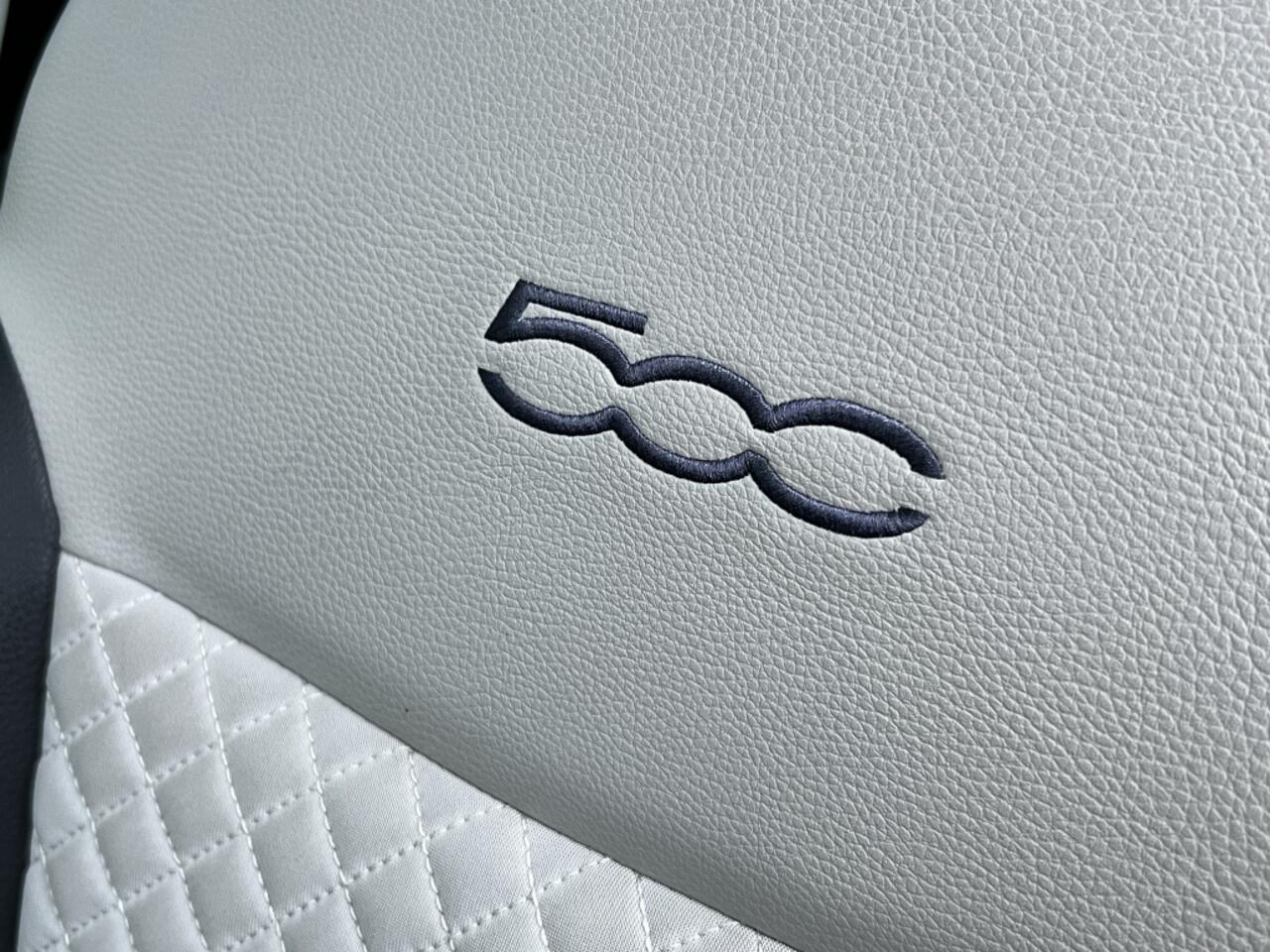 Fiat 500 1.0 Hybrid 70 PK Dolcevita | Carplay | PDC | 15"