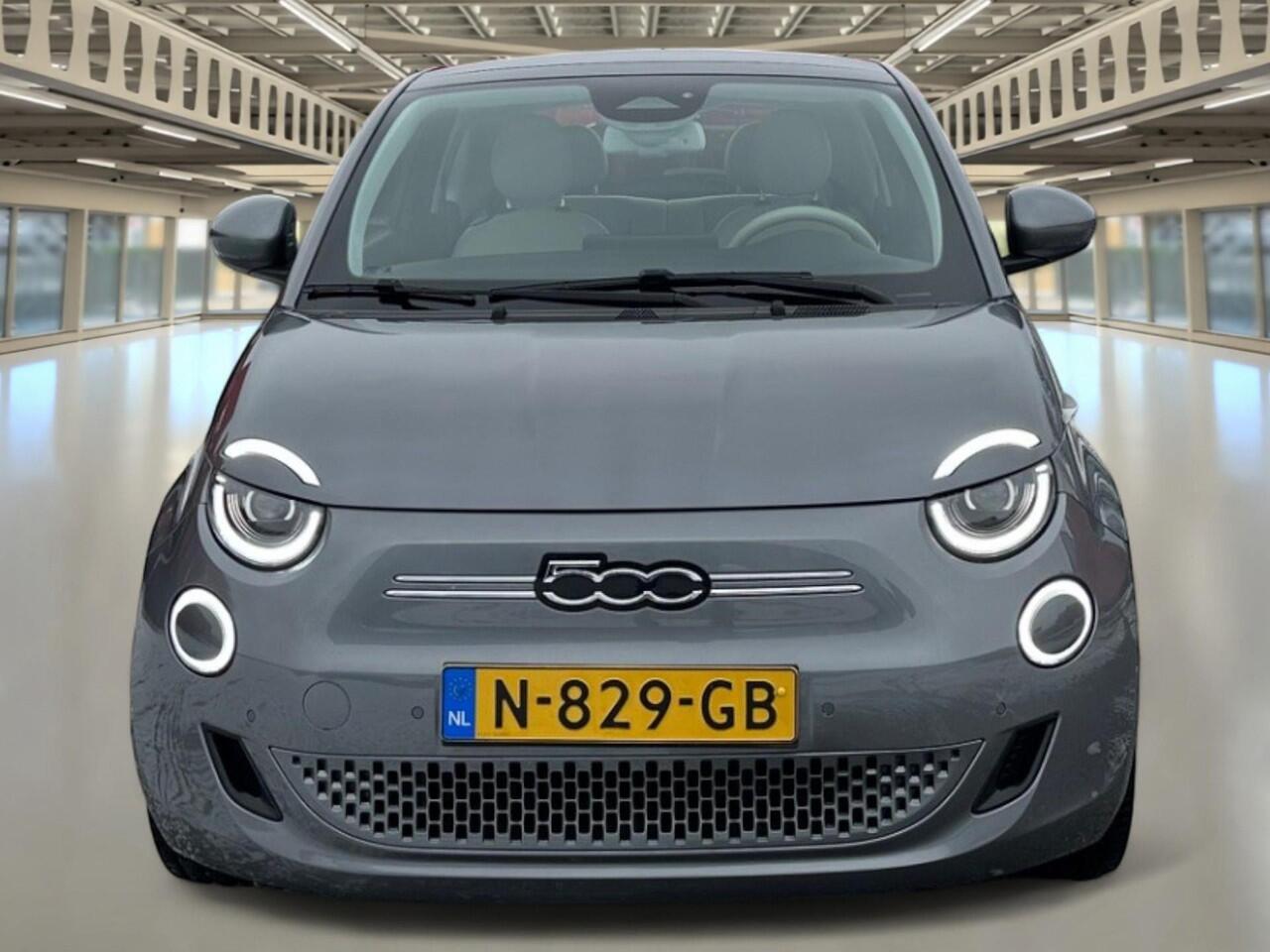 Fiat 500 La Prima 42 kWh PanoDak, Navigatie+Camera, Leder interieur...Soh 91.9%