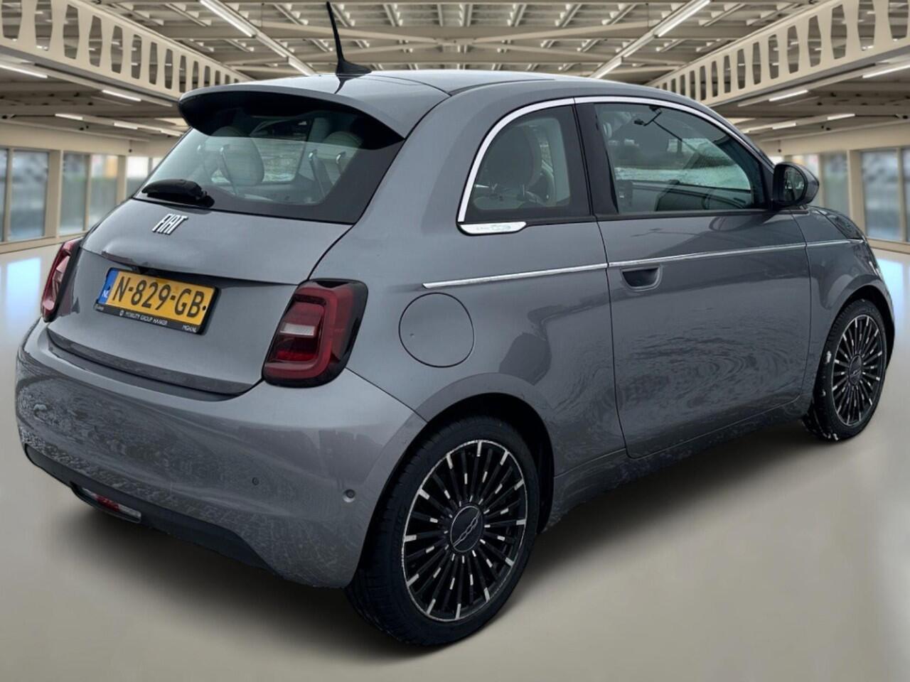 Fiat 500 La Prima 42 kWh PanoDak, Navigatie+Camera, Leder interieur...Soh 91.9%