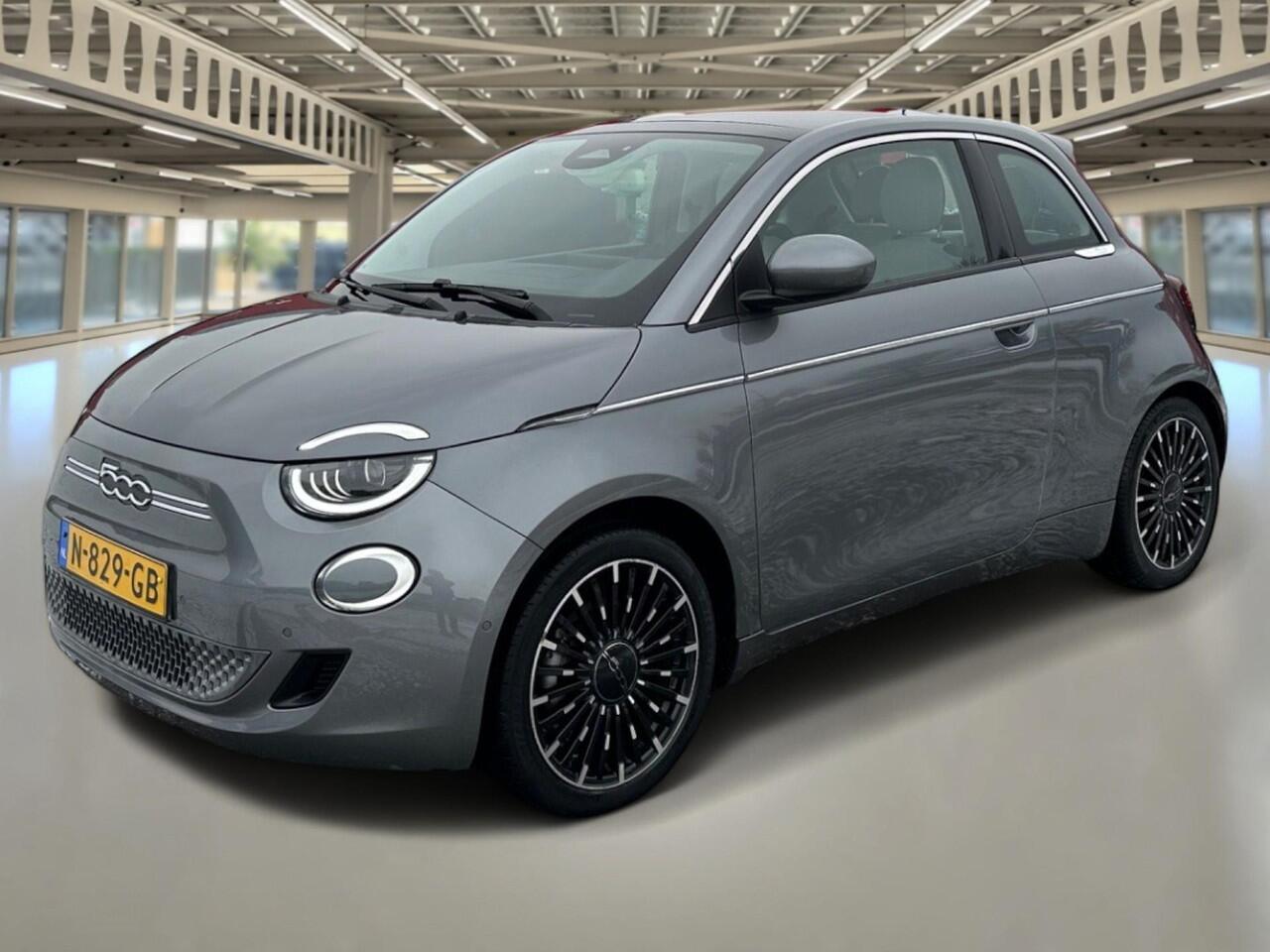 Fiat 500 La Prima 42 kWh PanoDak, Navigatie+Camera, Leder interieur...Soh 91.9%