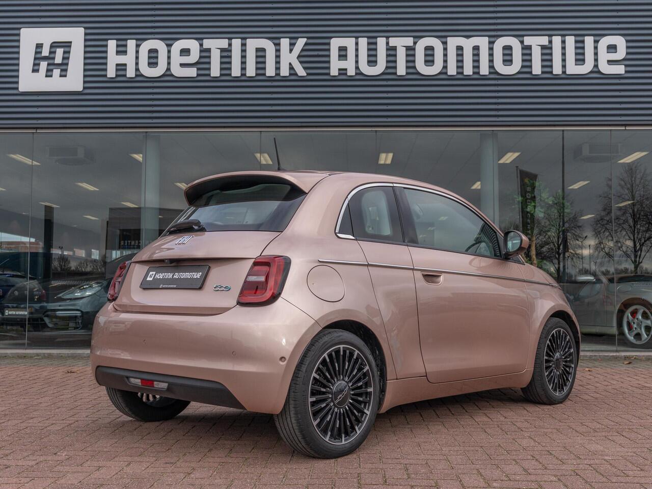 Fiat 500 3+1 La Prima 42 kWh | SOH 90,3% | Rose Gold | Dealer onderhouden | Camera