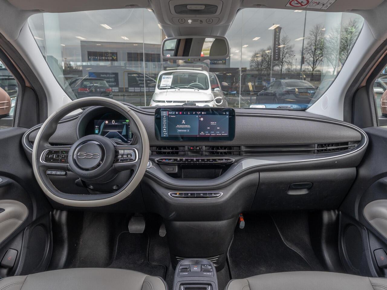 Fiat 500 3+1 La Prima 42 kWh | SOH 90,3% | Rose Gold | Dealer onderhouden | Camera