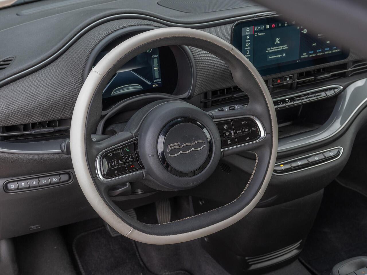 Fiat 500 3+1 La Prima 42 kWh | SOH 90,3% | Rose Gold | Dealer onderhouden | Camera