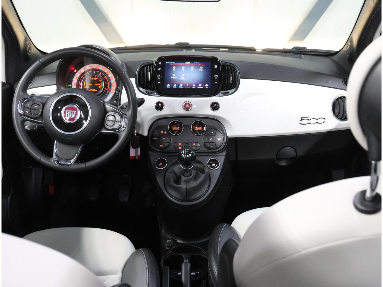 Fiat 500 1.0 70PK Hybrid Dolcevita | Climate Control | Xenon Koplampen | Vouwdak | Cruise Control | DAB Ontvanger | Start/Stop Systeem | 16" Lichtmetalen Velgen | Isofix |