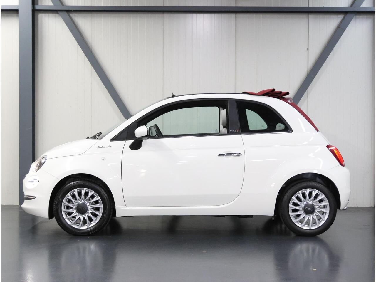Fiat 500 1.0 70PK Hybrid Dolcevita | Climate Control | Xenon Koplampen | Vouwdak | Cruise Control | DAB Ontvanger | Start/Stop Systeem | 16" Lichtmetalen Velgen | Isofix |