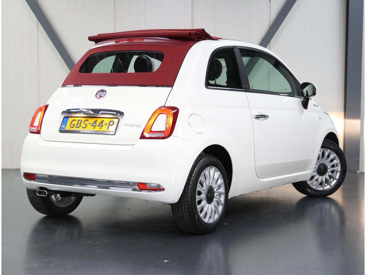 Fiat 500 1.0 70PK Hybrid Dolcevita | Climate Control | Xenon Koplampen | Vouwdak | Cruise Control | DAB Ontvanger | Start/Stop Systeem | 16" Lichtmetalen Velgen | Isofix |
