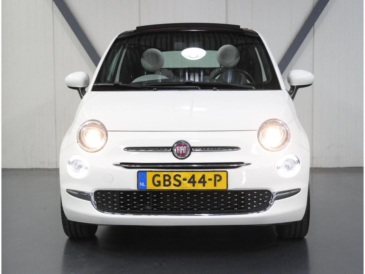 Fiat 500 1.0 70PK Hybrid Dolcevita | Climate Control | Xenon Koplampen | Vouwdak | Cruise Control | DAB Ontvanger | Start/Stop Systeem | 16" Lichtmetalen Velgen | Isofix |