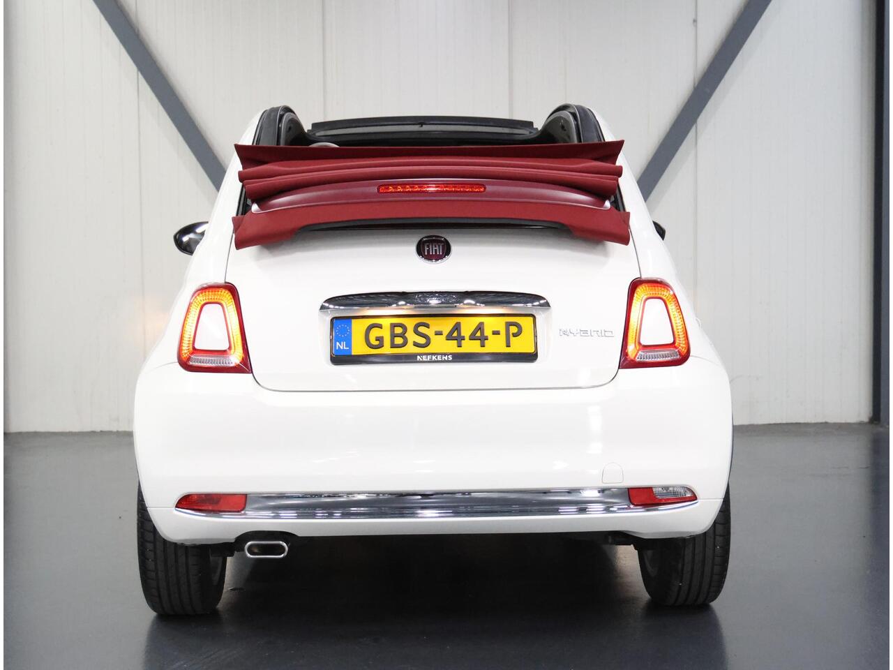 Fiat 500 1.0 70PK Hybrid Dolcevita | Climate Control | Xenon Koplampen | Vouwdak | Cruise Control | DAB Ontvanger | Start/Stop Systeem | 16" Lichtmetalen Velgen | Isofix |