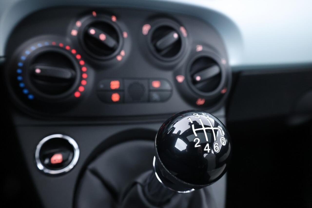 Fiat 500 1.0 Hybrid Dolcevita Tech Pack| PANORAMADAK | CARPLAY | PDC | Mistlampen